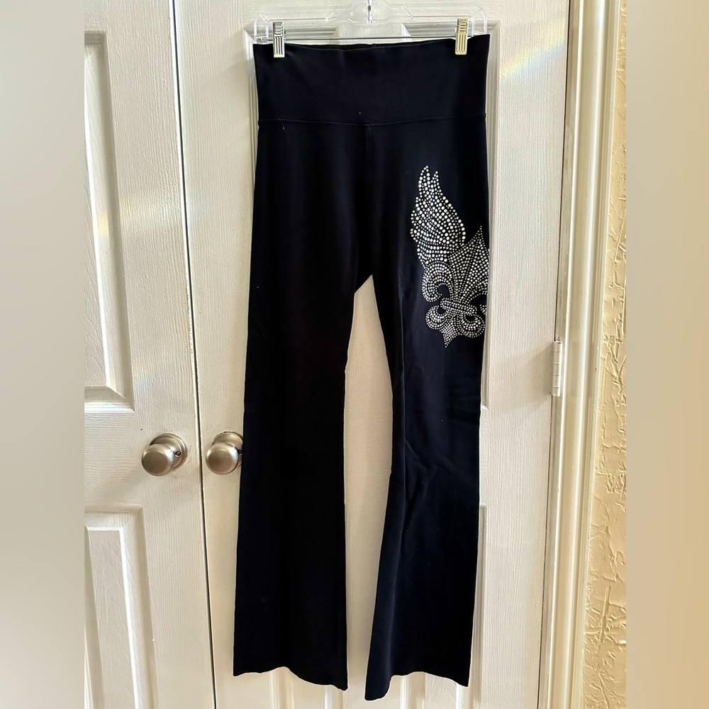Ladies Black T-Party Size Large Leggings with Rhinestone Print on Leg.